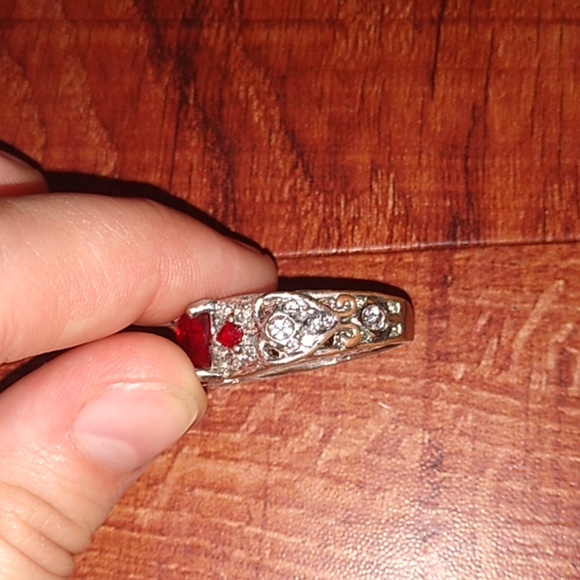 Ruby ring - Picture 2 of 3